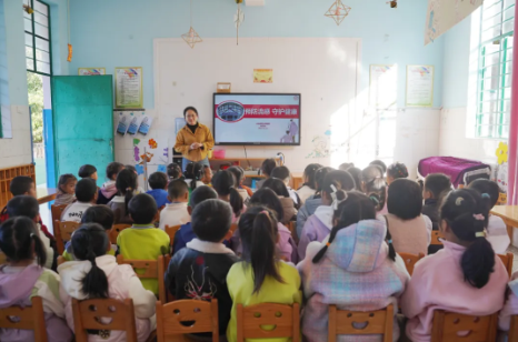 预防流感 守护健康丨澜沧县妇幼保健院走进蓓蕾幼儿园开展健康知识讲座