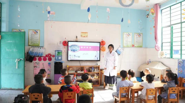 澜沧县妇幼保健院走进新村蓓蕾幼儿园开展口腔健康知识讲座